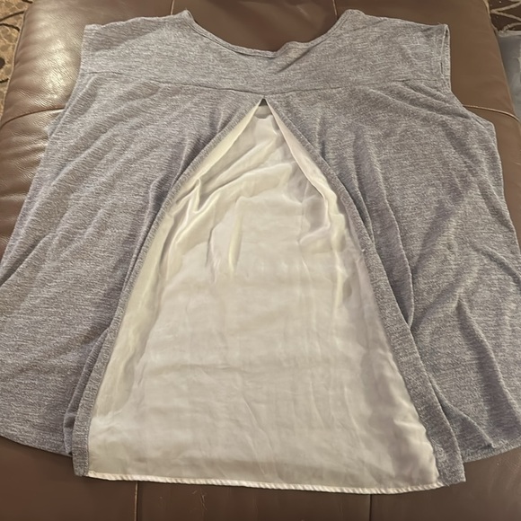 Lane Bryant Soft Sleeveless Tee Rhinestone and Mini Pearl Accent Size 26/28 - Picture 3 of 5